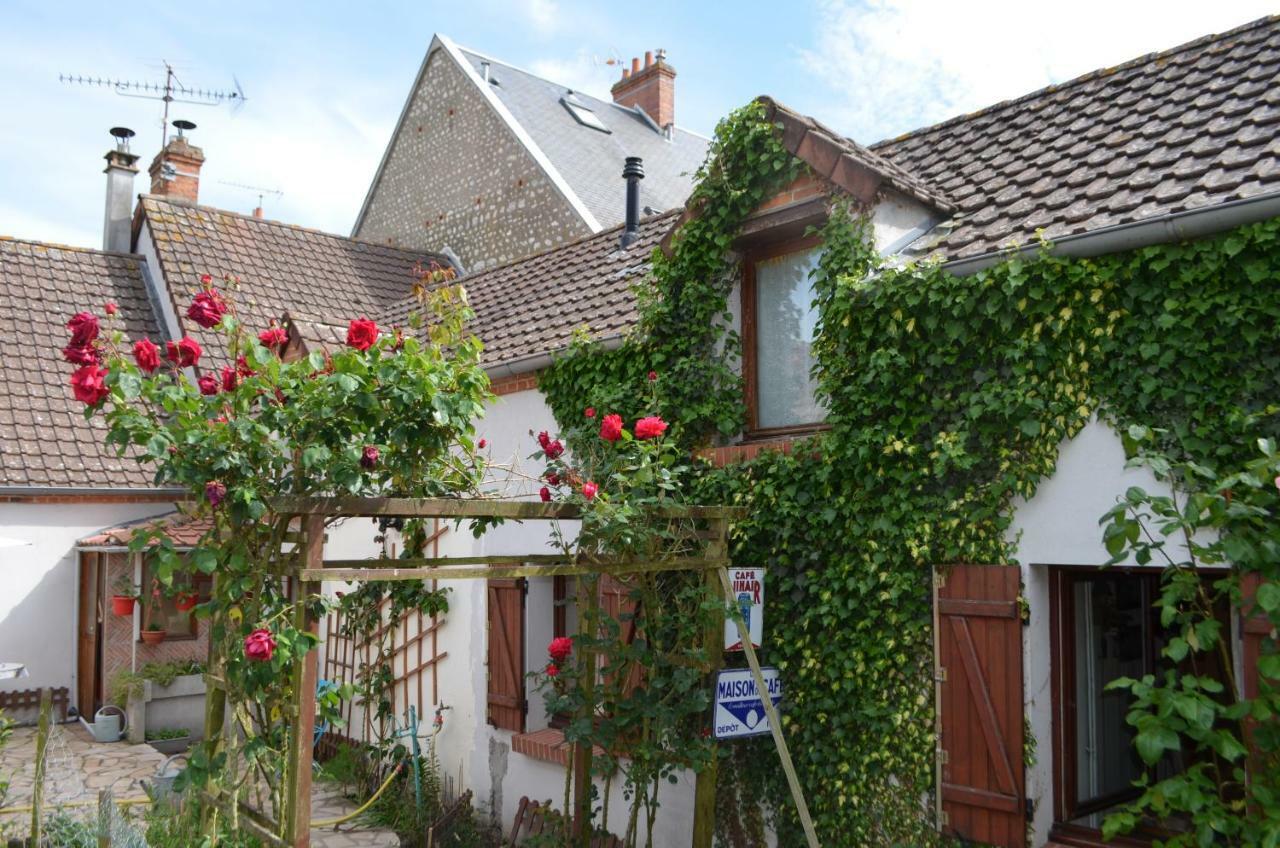 Maison D'Autrefois Mareau-aux-Pres Exterior photo